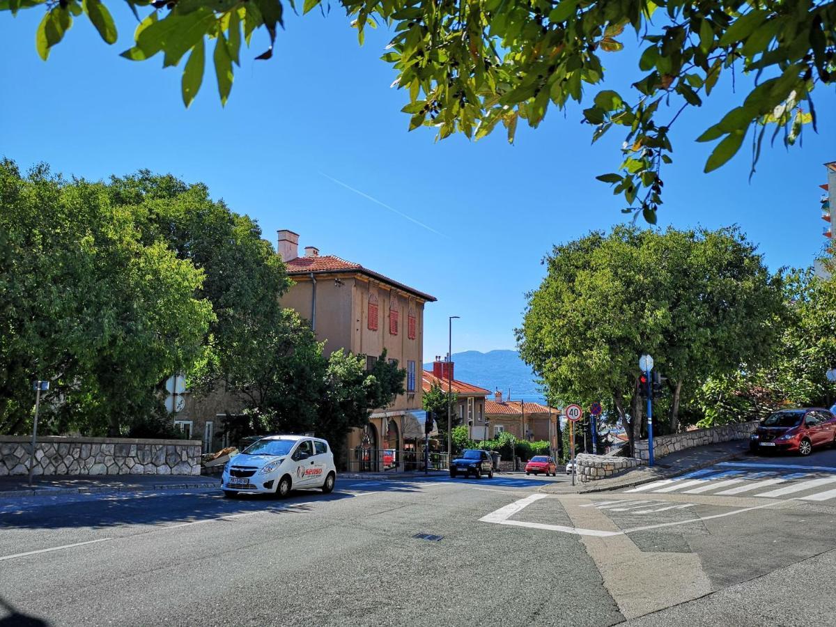 Apartment Krimeja Rijeka Exteriör bild